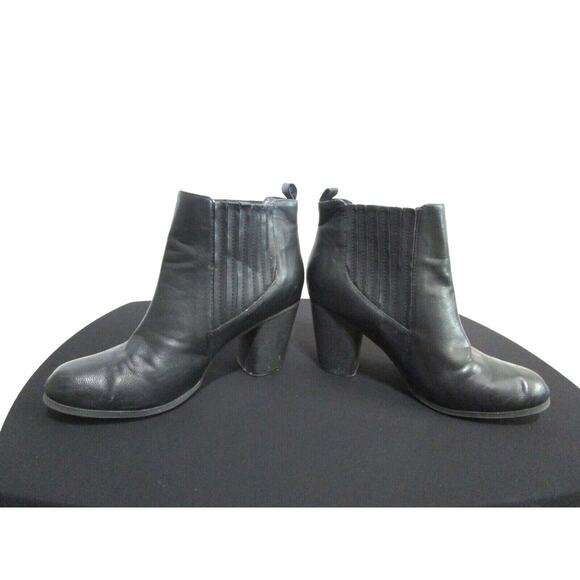 Madden Girl Dominicc Black Faux Leather Block Heel Ankle Booties Women Size 10M - Picture 5 of 10
